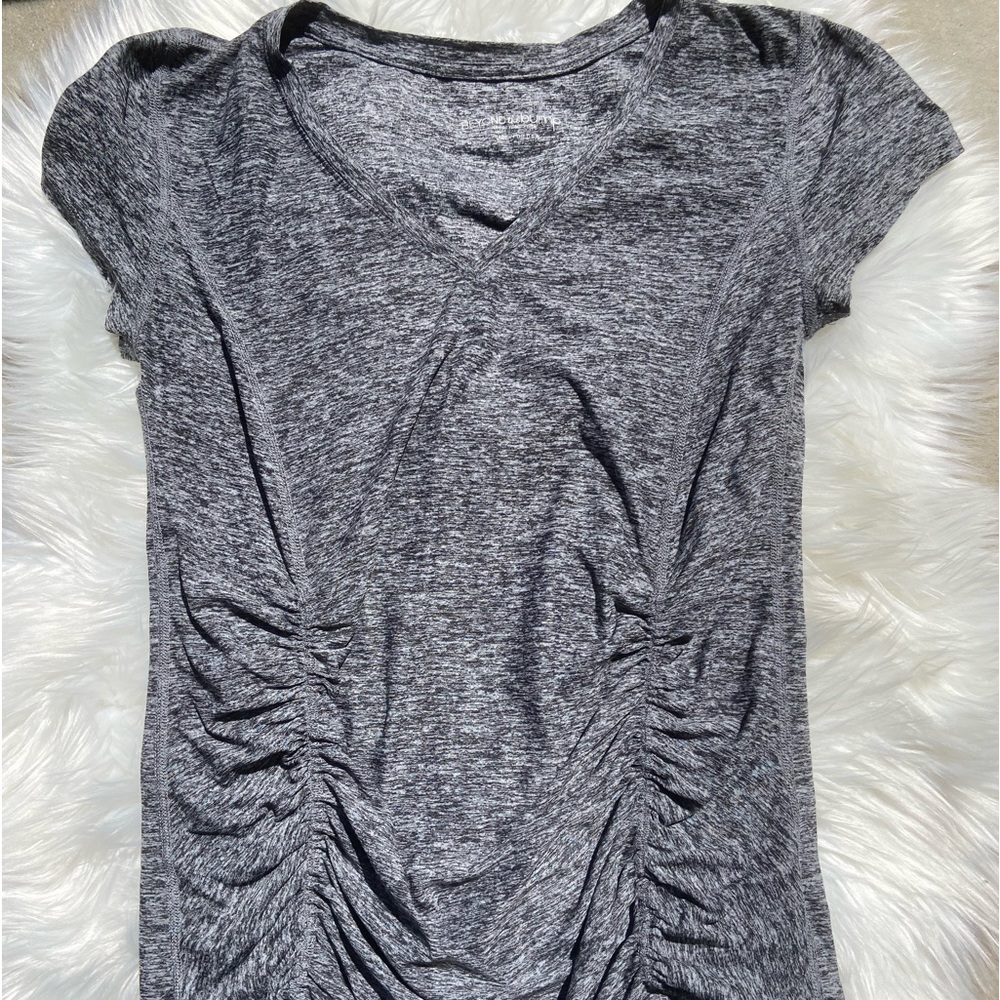 Beyond the Bump maternity workout top sz L